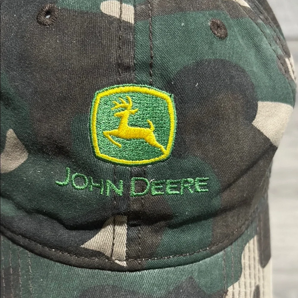John Deere Camo Hat with Logo - Picture 7 of 7